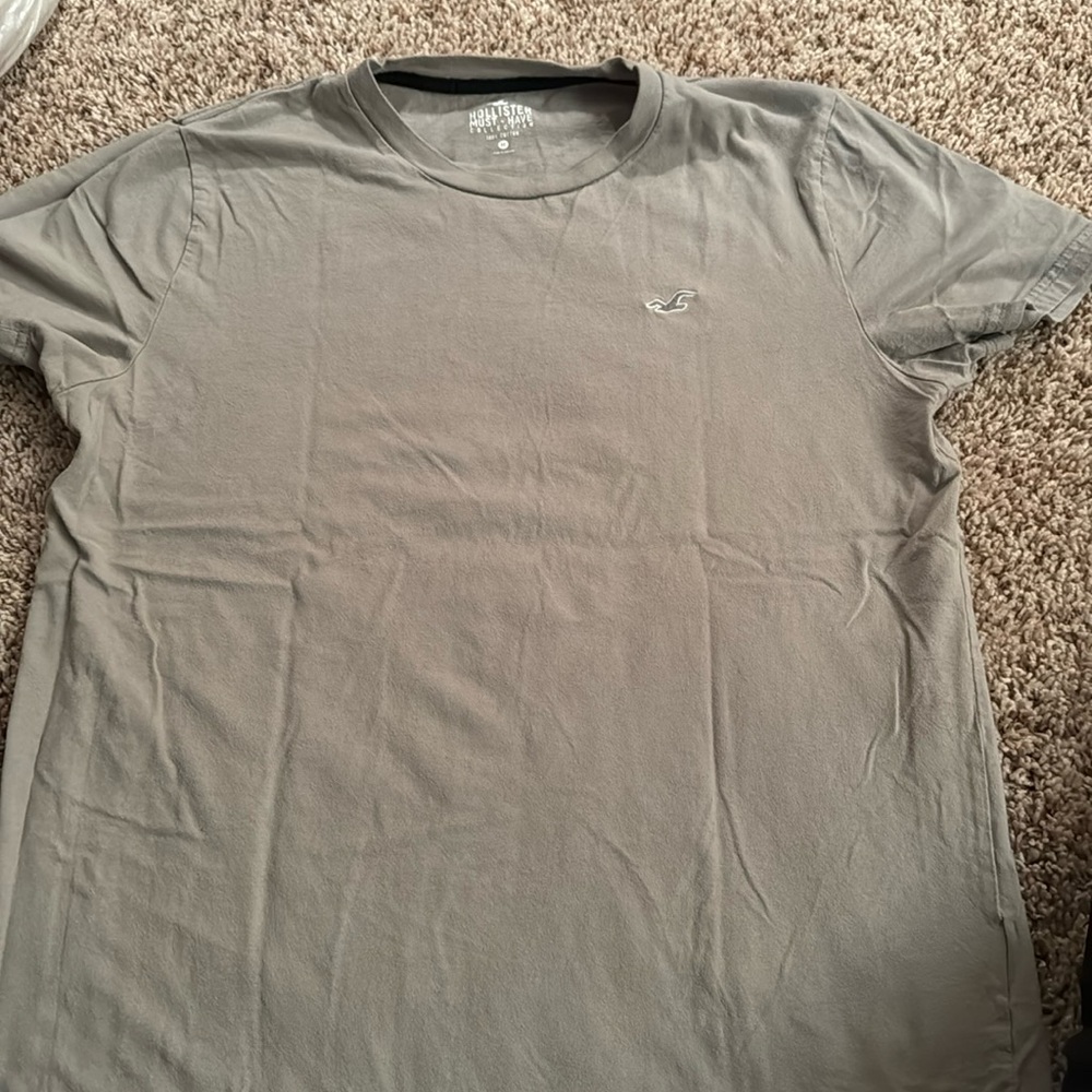 Hollister men’s t shirt